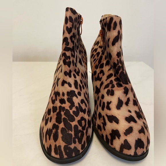 LEOPARD Ankle Boots with Orange Zipper Wedge - Picture 5 of 9